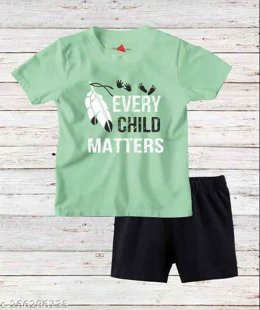 "Summer Fun: Printed Pure Cotton Kids T-Shirt and Shorts Set for Cool Adventures!"